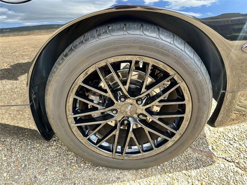 Used 1998 Chevrolet Corvette Coupe w/ Roof Pkg image 22