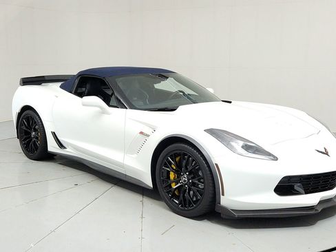 Certified 2015 Chevrolet Corvette Z06 w/ 3LZ Preferred Equipment Group RWD image 7