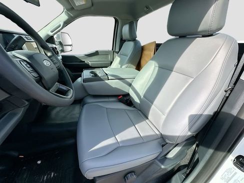 New 2025 Ford F550 4x4 Regular Cab Super Duty image 13