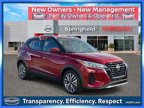 Certified 2023 Nissan Kicks SV image 1