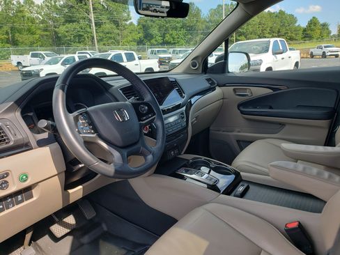 Used 2021 Honda Pilot Touring image 32