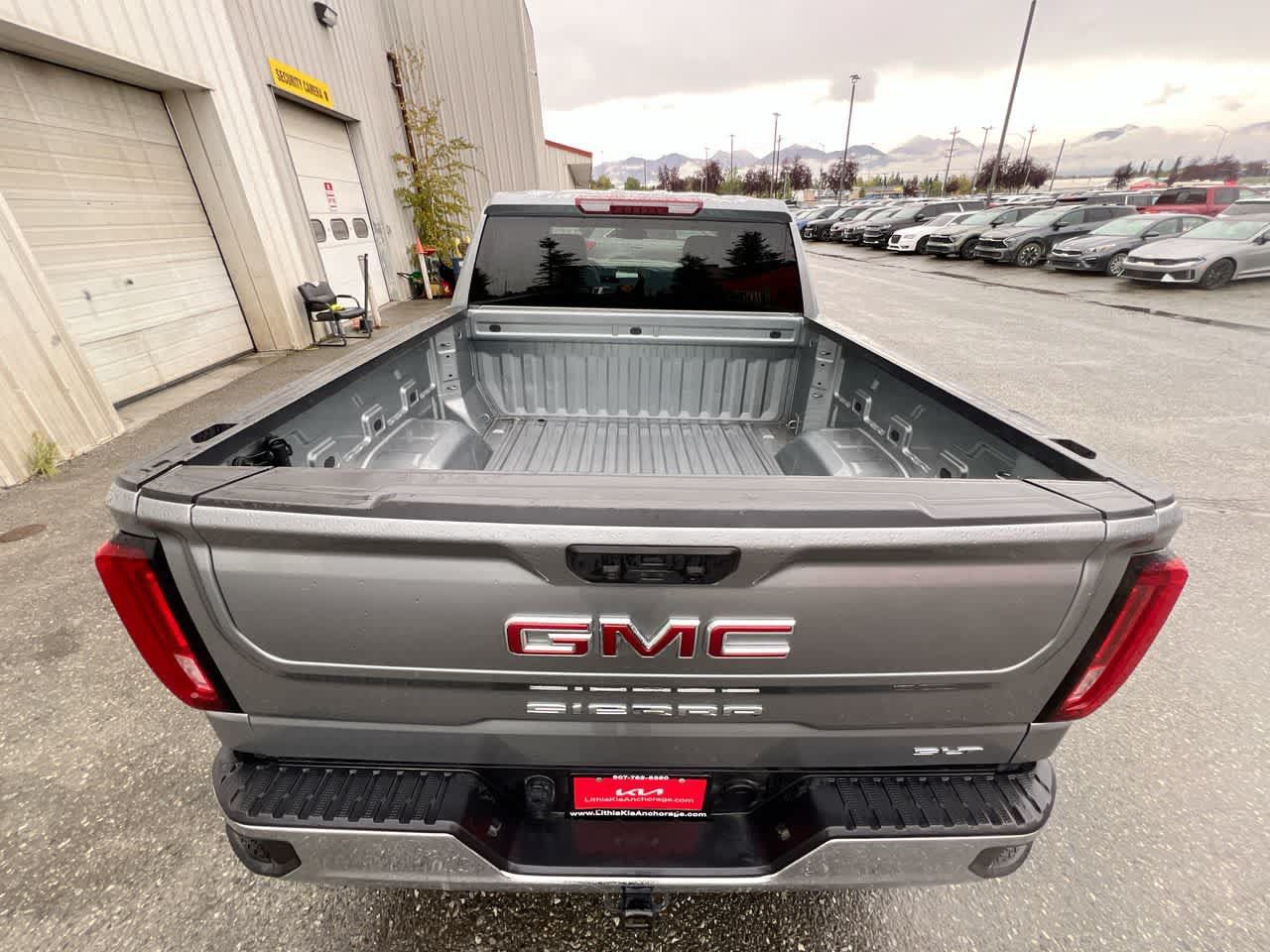 Used 2025 GMC Sierra 1500 SLT AWD/4WD image 26