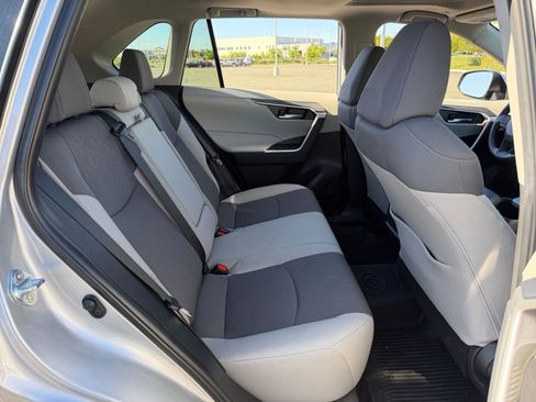 Certified 2025 Toyota RAV4 XLE w/ Convenience Package FWD image 18