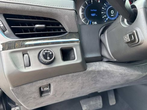 Used 2020 Cadillac Escalade Platinum image 32