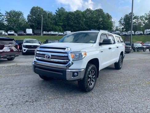 Used 2016 Toyota Tundra SR5 w/ TRD Off Road Package AWD/4WD image 4