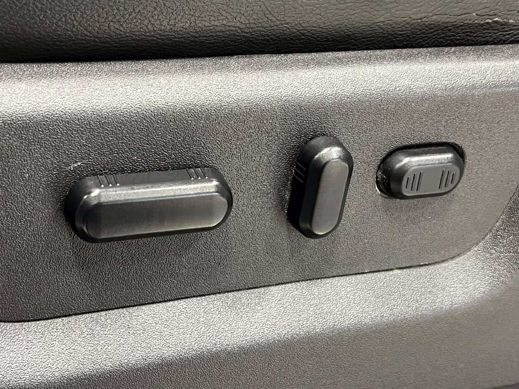 Used 2014 Ford F250 Lariat w/ Chrome Package AWD/4WD image 16