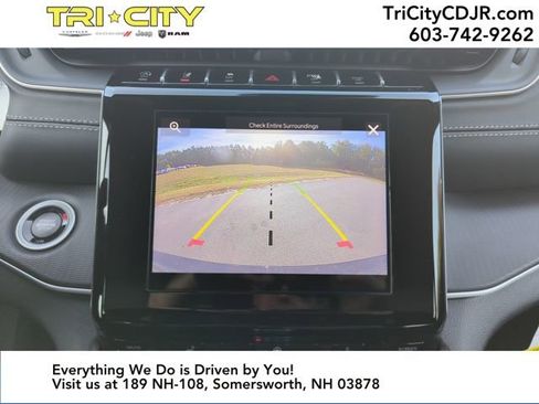 New 2025 Jeep Grand Cherokee Altitude image 32