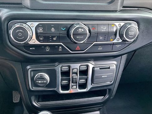 Used 2022 Jeep Wrangler Unlimited Sport AWD/4WD image 16