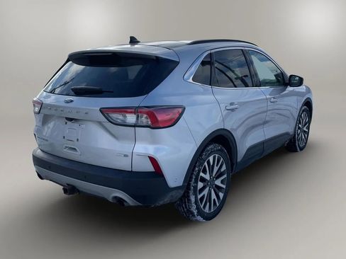 Used 2020 Ford Escape Titanium image 4