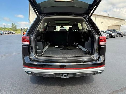 Used 2025 Volkswagen Atlas Peak Edition SE image 6