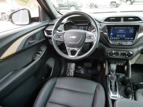 Used 2023 Chevrolet TrailBlazer ACTIV w/ Convenience Package image 9