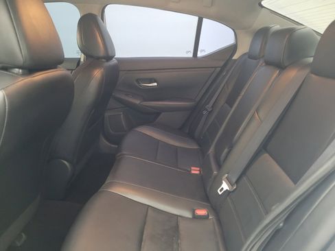 Used 2023 Nissan Sentra SR w/ SR Premium Package FWD image 18