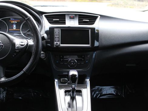 Used 2019 Nissan Sentra SR image 14
