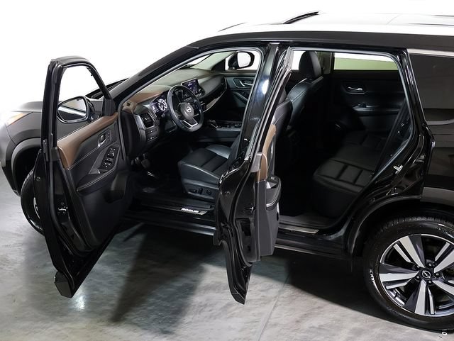 Used 2023 Nissan Rogue SL AWD/4WD image 5