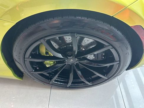 Used 2025 McLaren Artura Spider image 15