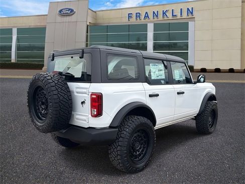 New 2025 Ford Bronco 4-Door image 7