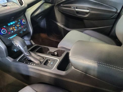 Used 2019 Ford Escape SE FWD image 26