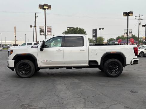 Used 2022 GMC Sierra 2500 AT4 w/ AT4 Premium Plus Package AWD/4WD image 3