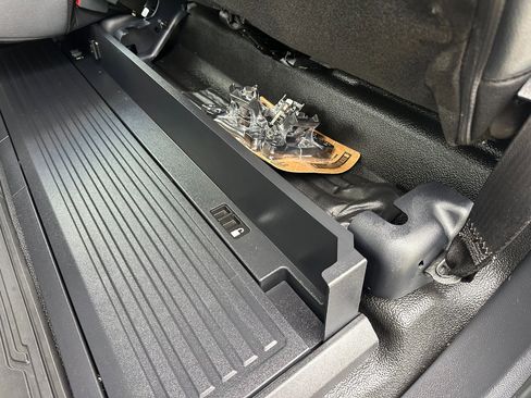 Used 2022 Ford F250 Lariat w/ Tremor Off-Road Package image 18