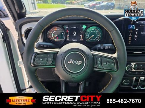 Used 2024 Jeep Wrangler Unlimited Sport AWD/4WD image 18