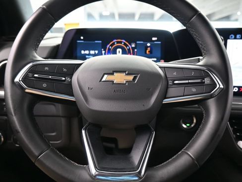 Used 2025 Chevrolet Suburban LT RWD image 30