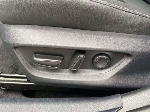 Used 2025 Toyota Camry SE image 14