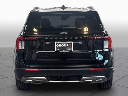 Used 2025 Ford Explorer Active w/ Active Comfort Package RWD image 5