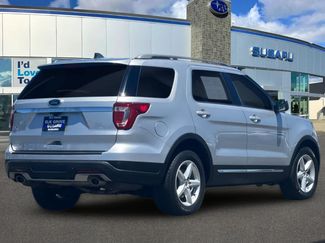 Used 2018 Ford Explorer XLT FWD video 2