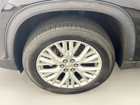 Used 2024 GMC Acadia Elevation AWD/4WD image 11