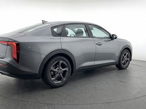 Used 2025 Kia K4 LXS image 9