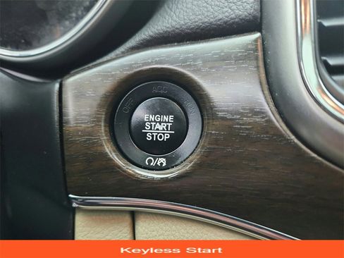 Used 2018 Jeep Grand Cherokee Limited image 37