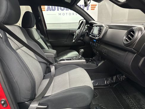 Used 2021 Toyota Tacoma TRD Off-Road image 22