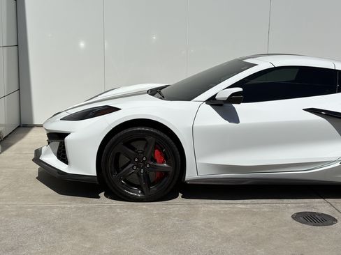 Used 2025 Chevrolet Corvette E-Ray AWD/4WD image 5