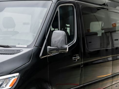 Used 2024 Mercedes-Benz Sprinter 2500 image 28