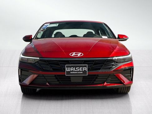 New 2026 Hyundai Elantra Limited FWD image 2