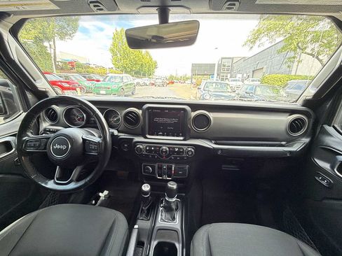 Used 2021 Jeep Gladiator Sport AWD/4WD image 18