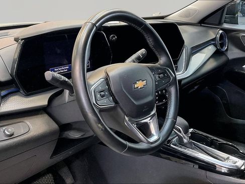Used 2024 Chevrolet Trax LT w/ Driver Confidence Package FWD image 15