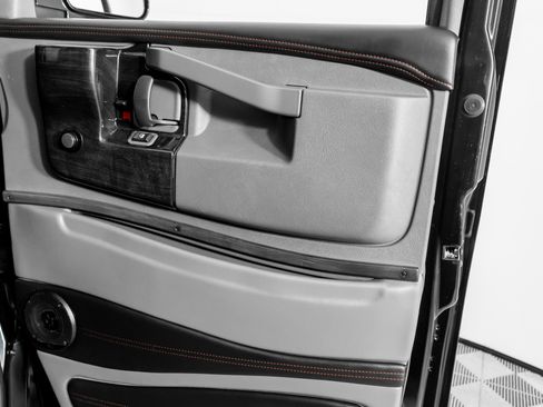 Used 2023 GMC Savana 2500 image 48