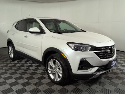 Certified 2022 Buick Encore GX Preferred w/ LPO, Appearance Package AWD/4WD image 3