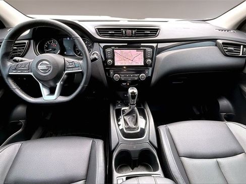 Used 2022 Nissan Rogue Sport SL w/ Premium Package image 7