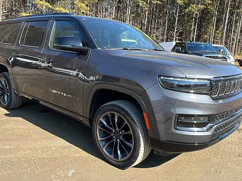 Used 2025 Jeep Grand Wagoneer L Series III w/ Rear Seat Video Group 1 image 5