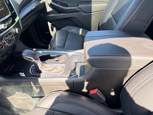 Used 2023 Chevrolet Traverse RS AWD/4WD image 17