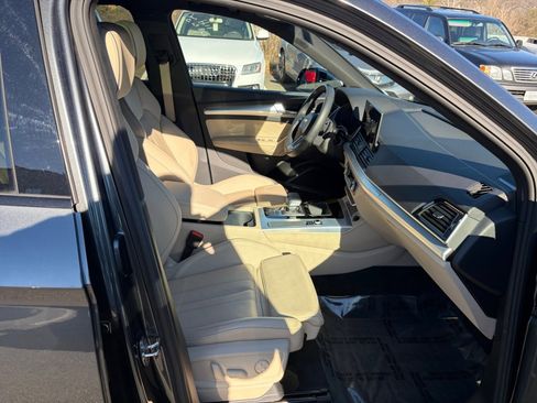 Used 2025 Audi Q5 Prestige w/ Prestige Package image 28