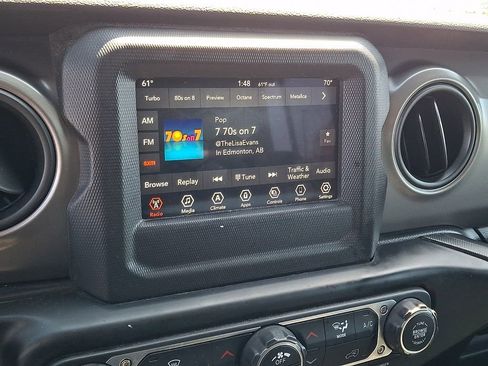 Used 2022 Jeep Wrangler Unlimited Sport image 3