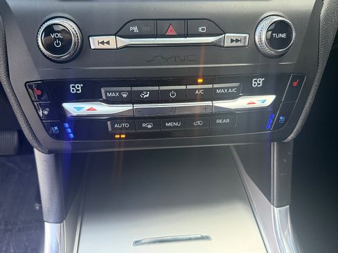 Used 2020 Ford Explorer ST w/ ST Street Pack AWD/4WD image 27
