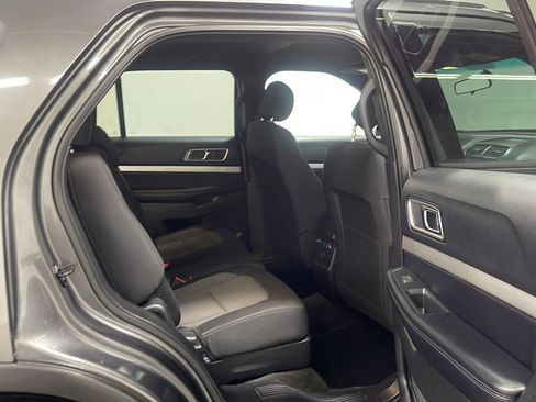 Used 2017 Ford Explorer XLT AWD/4WD image 20