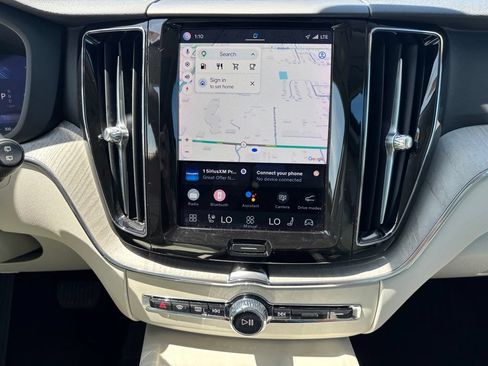 Certified 2023 Volvo XC60 B5 Plus w/ Climate Package AWD/4WD image 9