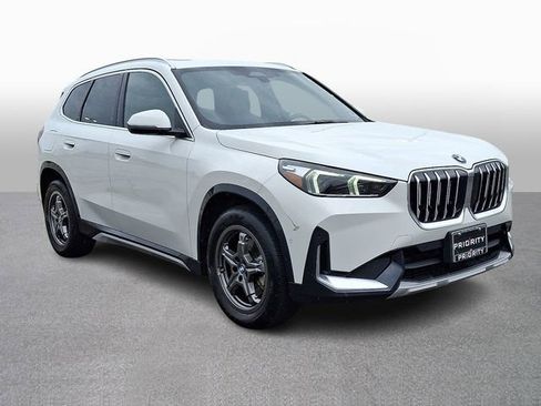 Used 2025 BMW X1 xDrive28i AWD/4WD image 3