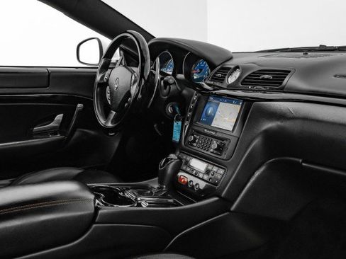 Used 2014 Maserati GranTurismo Sport image 19