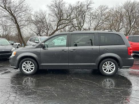 Used 2020 Dodge Grand Caravan SXT image 4